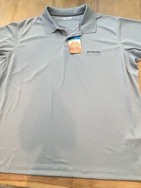 Columbia men’s Omni shade polo XXL
NWT